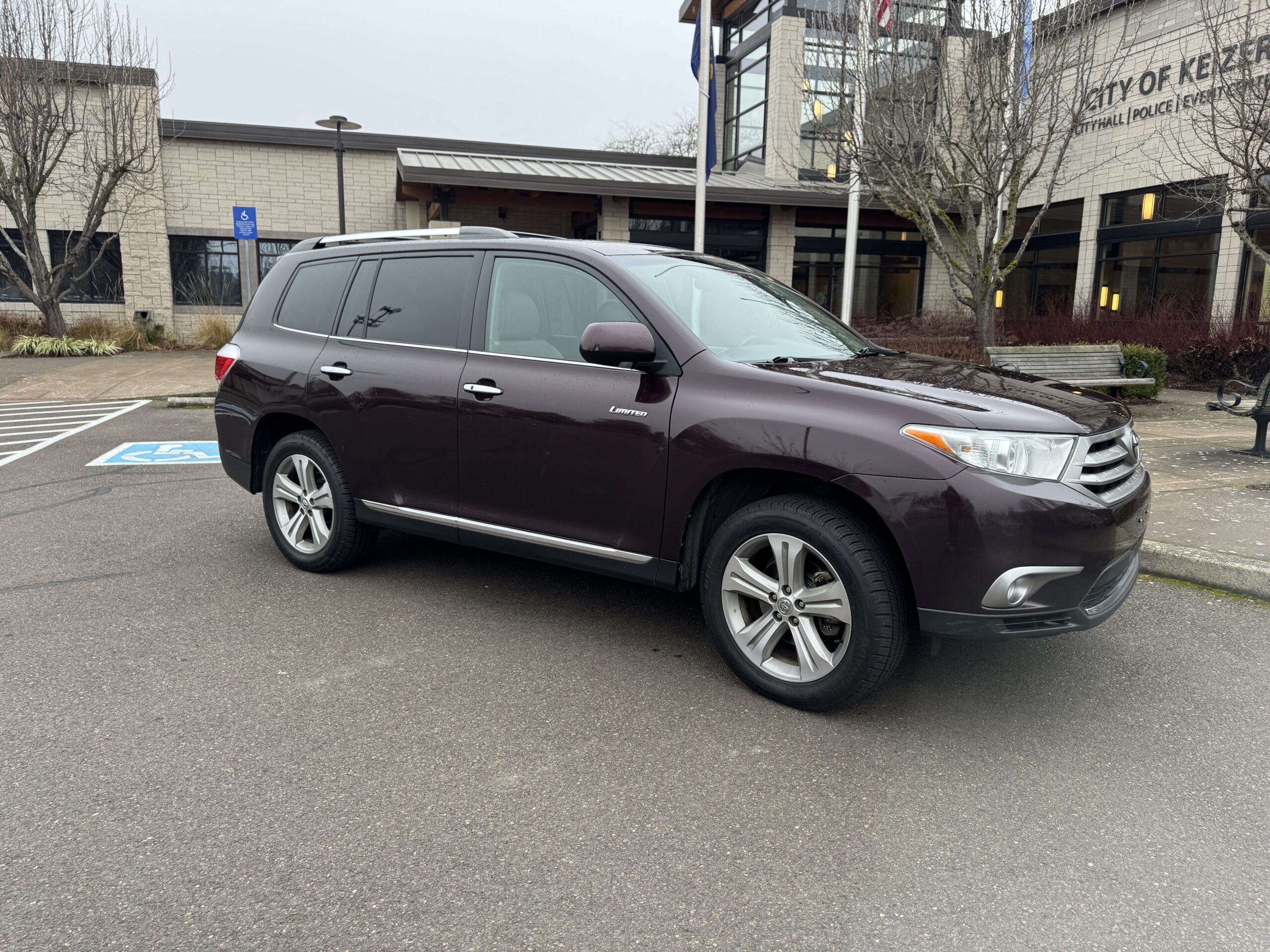 
								2012 Toyota Highlander Limited AWD full									